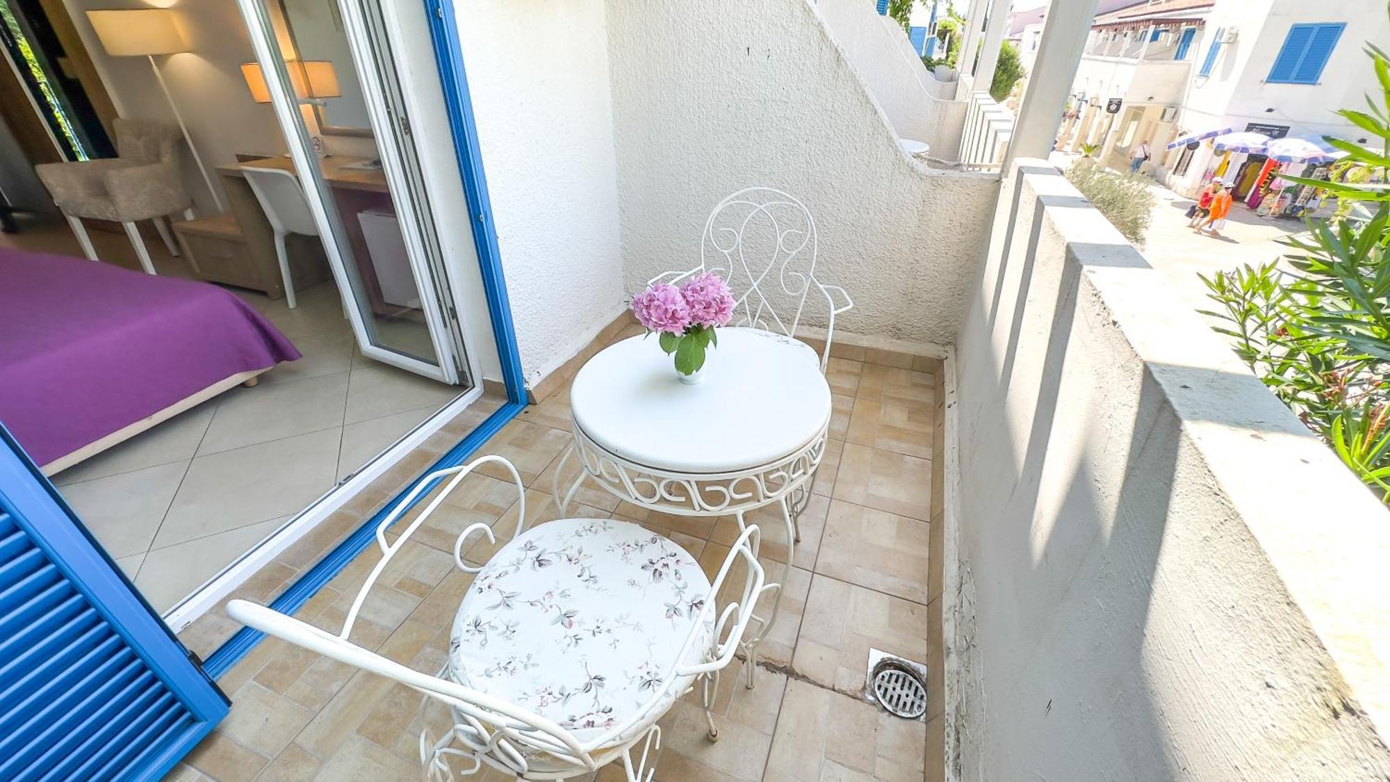 Hotel Slovenska Plaza Lux بودفا المظهر الخارجي الصورة