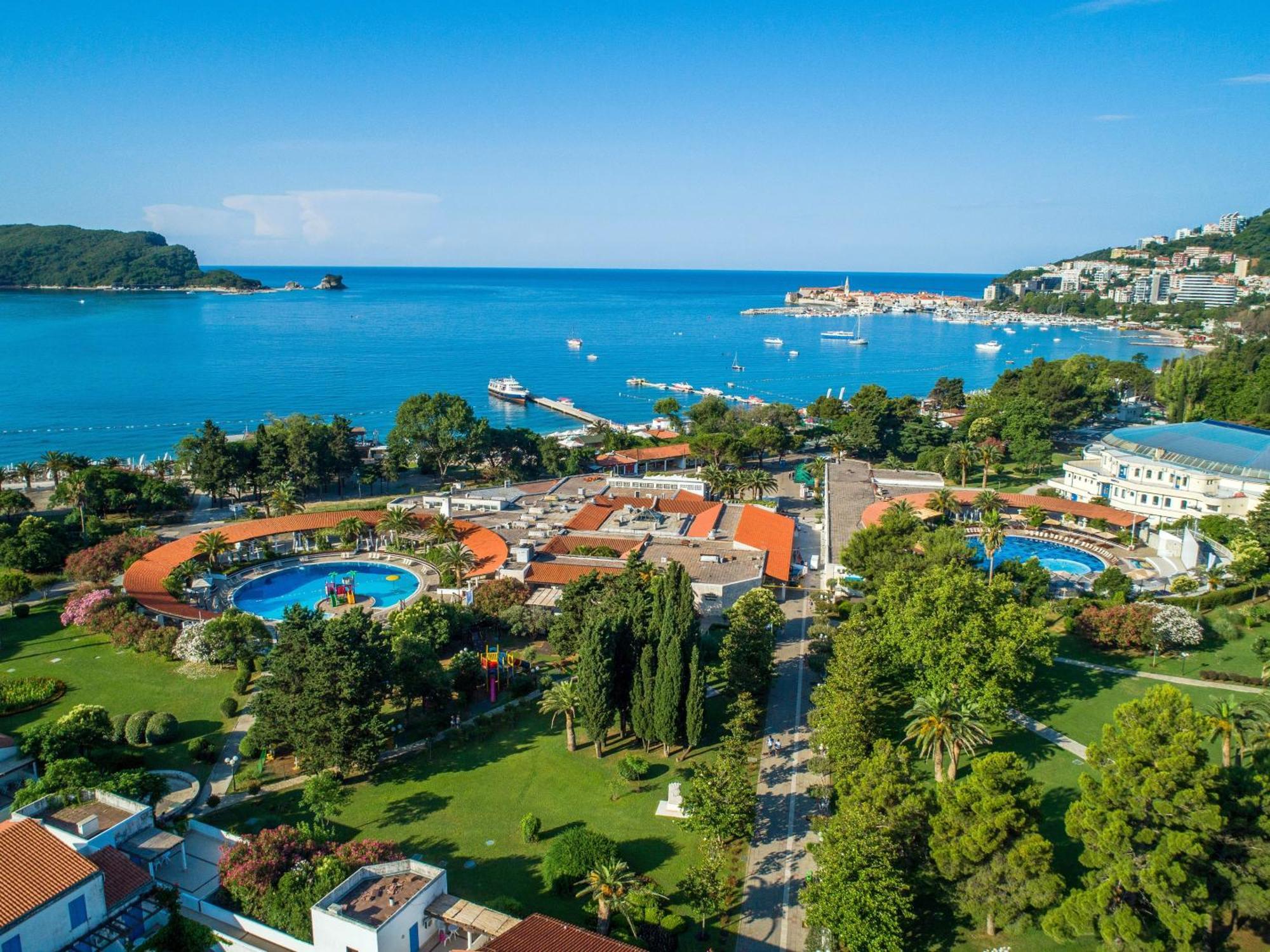 Hotel Slovenska Plaza Lux بودفا المظهر الخارجي الصورة