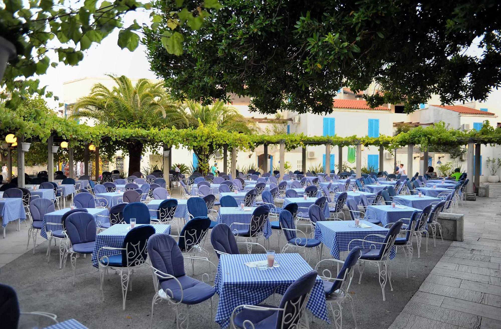 Hotel Slovenska Plaza Lux بودفا المظهر الخارجي الصورة