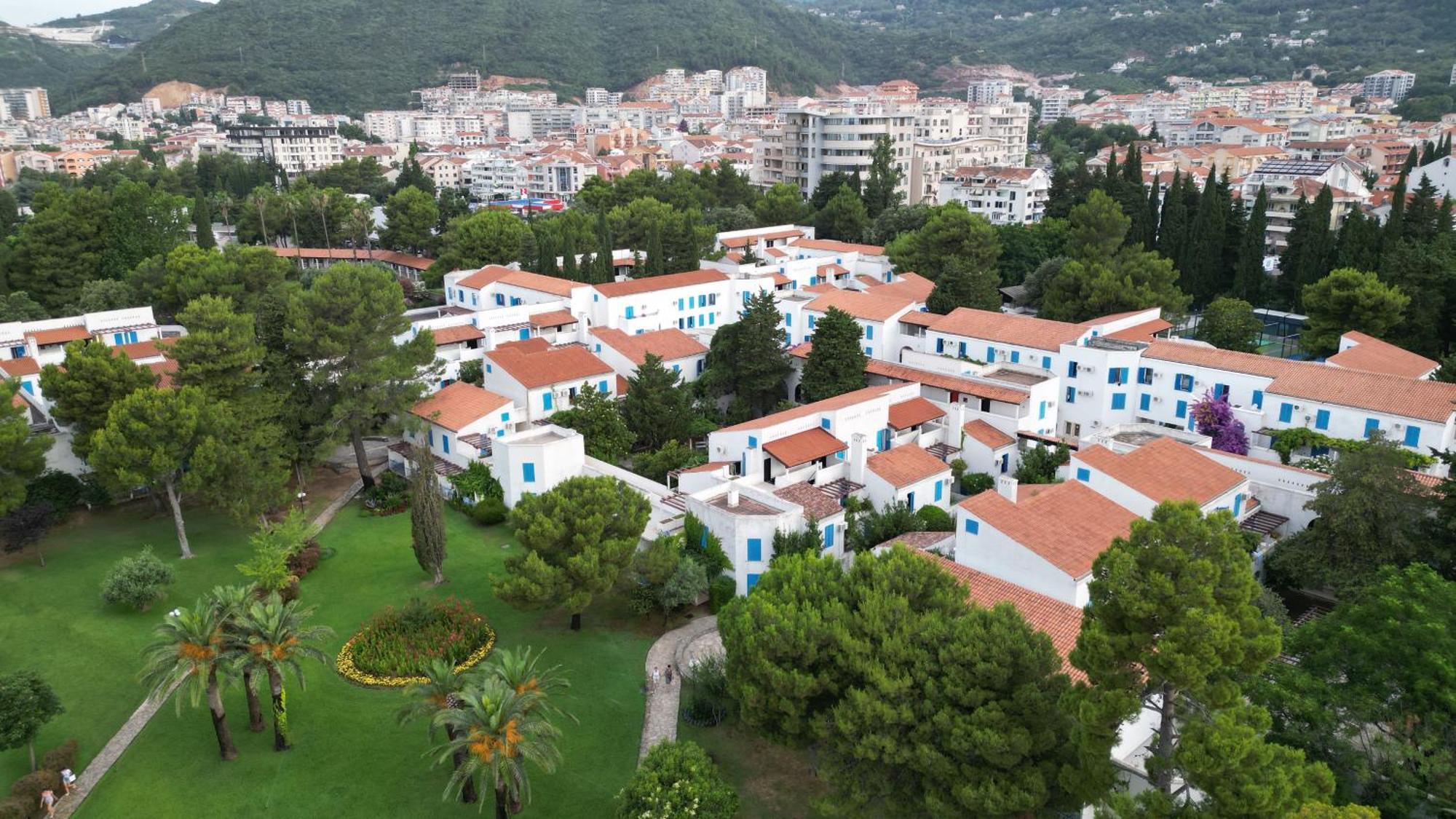 Hotel Slovenska Plaza Lux بودفا المظهر الخارجي الصورة