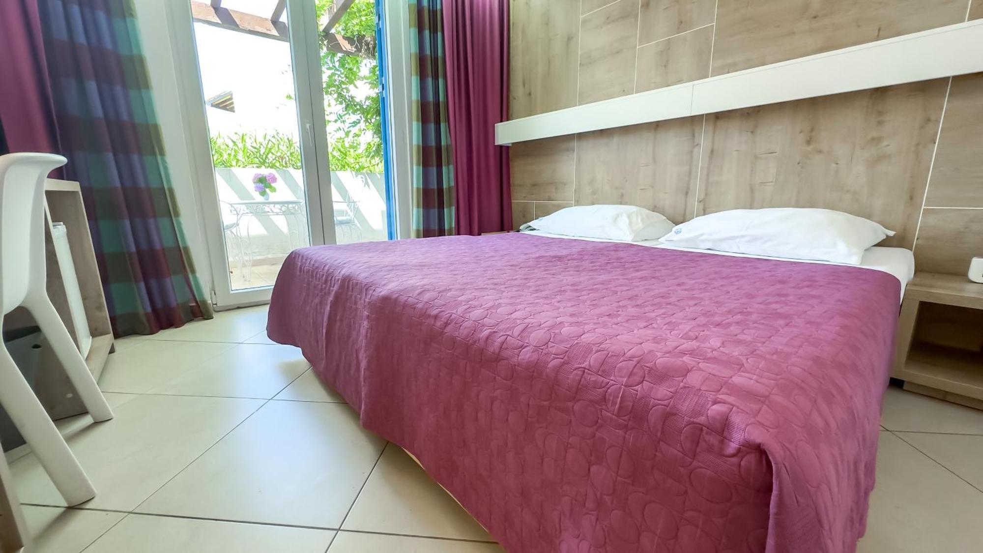 Hotel Slovenska Plaza Lux بودفا المظهر الخارجي الصورة