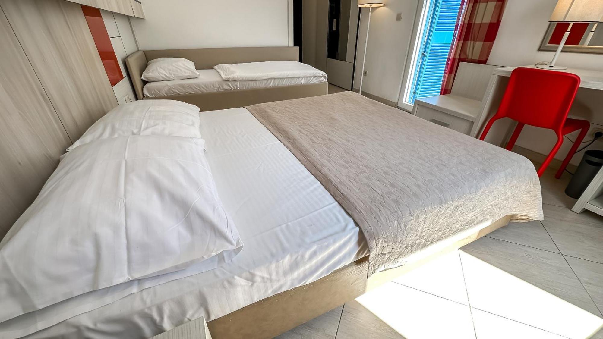 Hotel Slovenska Plaza Lux بودفا المظهر الخارجي الصورة