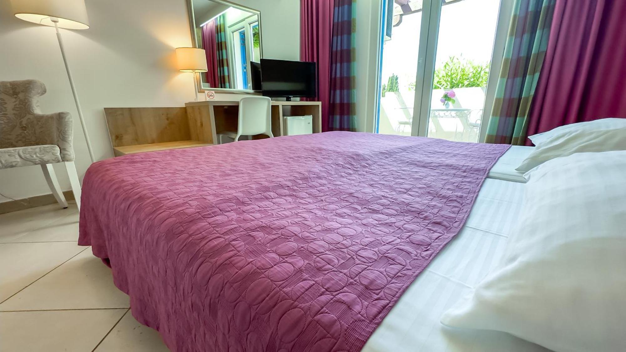 Hotel Slovenska Plaza Lux بودفا المظهر الخارجي الصورة